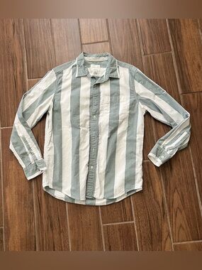 Green and white American Eagle button down size M